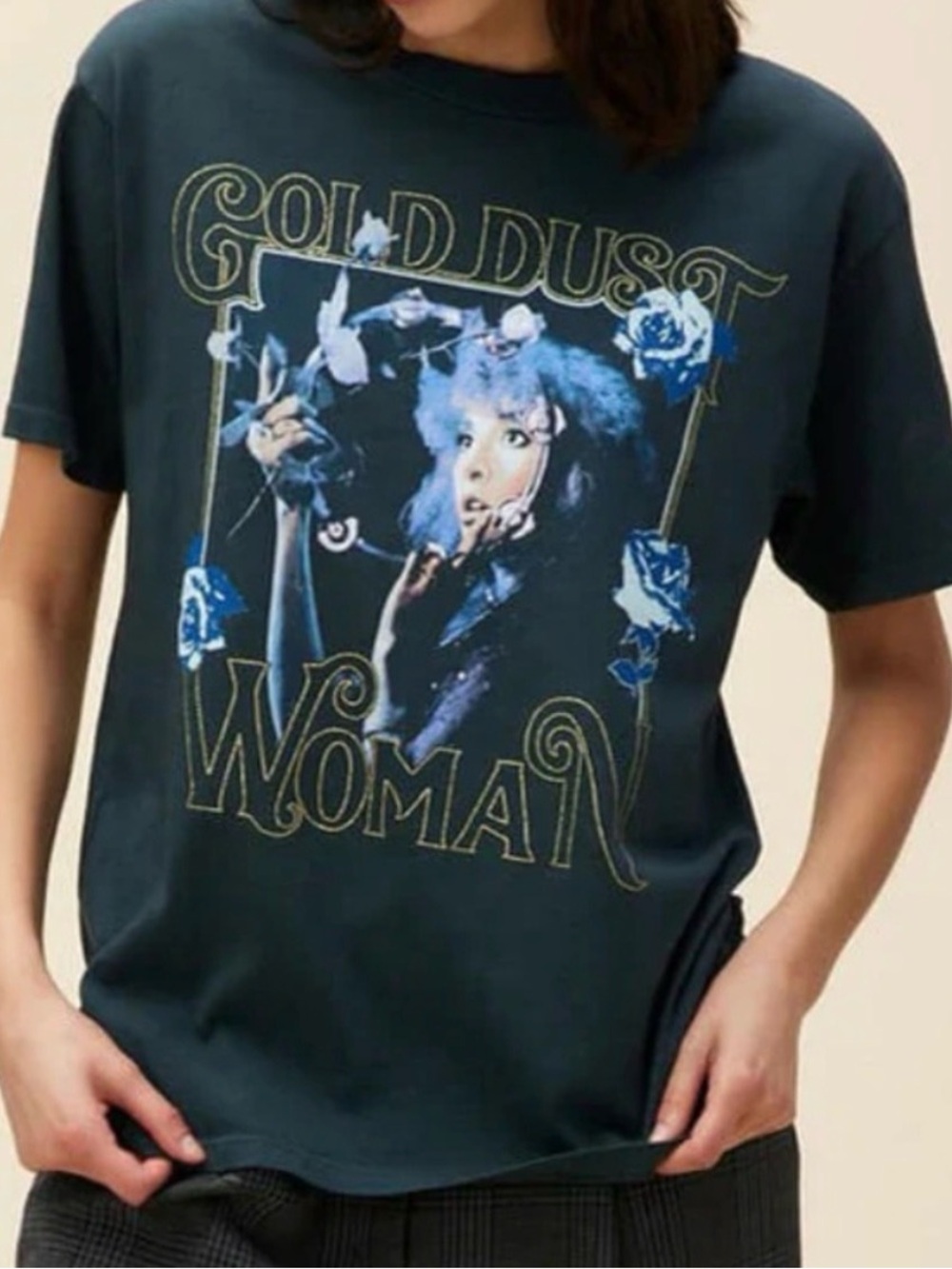 Daydreamer Stevie Nicks Gold Dust Woman Graphic Tee in vintage black